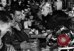 Standbild Hollywood Kantine Hollywood Los Angeles California USA, 1943, aus Sekunde 6 historischem Filmmaterial Videoclip 65675072278