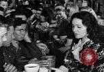 Standbild Hollywood Kantine Hollywood Los Angeles California USA, 1943, aus Sekunde 11 historischem Filmmaterial Videoclip 65675072278