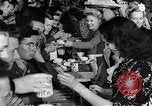Standbild Hollywood Kantine Hollywood Los Angeles California USA, 1943, aus Sekunde 16 historischem Filmmaterial Videoclip 65675072278