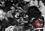 Standbild Hollywood Kantine Hollywood Los Angeles California USA, 1943, aus Sekunde 17 historischem Filmmaterial Videoclip 65675072278