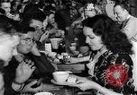 Standbild Hollywood Kantine Hollywood Los Angeles California USA, 1943, aus Sekunde 20 historischem Filmmaterial Videoclip 65675072278
