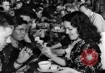 Standbild Hollywood Kantine Hollywood Los Angeles California USA, 1943, aus Sekunde 21 historischem Filmmaterial Videoclip 65675072278