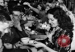 Standbild Hollywood Kantine Hollywood Los Angeles California USA, 1943, aus Sekunde 23 historischem Filmmaterial Videoclip 65675072278