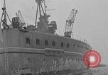 Standbild HMS King George V Halifax Nova Scotia, 1941, aus Sekunde 24 historischem Filmmaterial Videoclip 65675072297