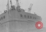 Standbild HMS King George V Halifax Nova Scotia, 1941, aus Sekunde 25 historischem Filmmaterial Videoclip 65675072297