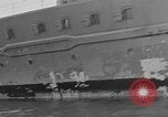 Standbild HMS King George V Halifax Nova Scotia, 1941, aus Sekunde 26 historischem Filmmaterial Videoclip 65675072297