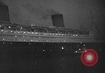 Immagine di Luxury Liner Queen Elizabeth Southampton Inghilterra, 1946, secondo 40 filmato di repertorio 65675072300