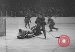 Standbild Eishockeymatch Kanada, 1946, aus Sekunde 26 historischem Filmmaterial Videoclip 65675072302
