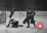 Standbild Eishockeymatch Kanada, 1946, aus Sekunde 27 historischem Filmmaterial Videoclip 65675072302