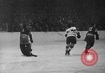 Standbild Eishockeymatch Kanada, 1946, aus Sekunde 30 historischem Filmmaterial Videoclip 65675072302