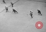 Standbild Eishockeymatch Kanada, 1946, aus Sekunde 40 historischem Filmmaterial Videoclip 65675072302