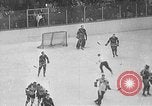 Standbild Eishockeymatch Kanada, 1946, aus Sekunde 50 historischem Filmmaterial Videoclip 65675072302