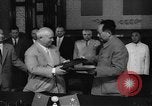 Immagine di Nikita Khrushchev handshake Cina, 1957, secondo 21 filmato di repertorio 65675072369