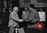 Immagine di Nikita Khrushchev handshake Cina, 1957, secondo 22 filmato di repertorio 65675072369