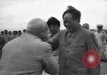 Immagine di Nikita Khrushchev handshake Cina, 1957, secondo 26 filmato di repertorio 65675072369
