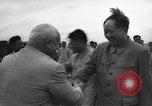 Immagine di Nikita Khrushchev handshake Cina, 1957, secondo 28 filmato di repertorio 65675072369