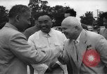 Immagine di Nikita Khrushchev handshake Cina, 1957, secondo 32 filmato di repertorio 65675072369
