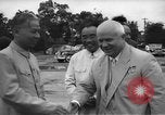 Immagine di Nikita Khrushchev handshake Cina, 1957, secondo 34 filmato di repertorio 65675072369