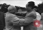 Immagine di Nikita Khrushchev handshake Cina, 1957, secondo 42 filmato di repertorio 65675072369