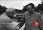 Immagine di Nikita Khrushchev handshake Cina, 1957, secondo 45 filmato di repertorio 65675072369