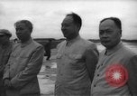 Immagine di Nikita Khrushchev handshake Cina, 1957, secondo 48 filmato di repertorio 65675072369
