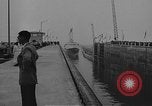 Standbild St Lawrence Seaway geöffnet wird Quebec Kanada, 1959, aus Sekunde 36 historischem Filmmaterial Videoclip 65675072372