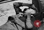 Immagine di Feriti soldati alleati Monte Cassino in Italia, 1944, secondo 11 filmato di repertorio 65675072377