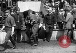 Immagine di Esercito Marina versus baseball a Anglo American Baseball League Londra Inghilterra Regno Unito, 1917, secondo 7 filmato di repertorio 65675072434