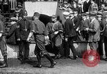 Immagine di Esercito Marina versus baseball a Anglo American Baseball League Londra Inghilterra Regno Unito, 1917, secondo 10 filmato di repertorio 65675072434