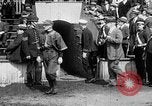Immagine di Esercito Marina versus baseball a Anglo American Baseball League Londra Inghilterra Regno Unito, 1917, secondo 11 filmato di repertorio 65675072434