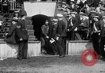 Immagine di Esercito Marina versus baseball a Anglo American Baseball League Londra Inghilterra Regno Unito, 1917, secondo 15 filmato di repertorio 65675072434