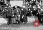 Immagine di Esercito Marina versus baseball a Anglo American Baseball League Londra Inghilterra Regno Unito, 1917, secondo 17 filmato di repertorio 65675072434