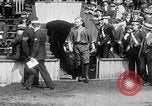 Immagine di Esercito Marina versus baseball a Anglo American Baseball League Londra Inghilterra Regno Unito, 1917, secondo 18 filmato di repertorio 65675072434