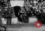 Immagine di Esercito Marina versus baseball a Anglo American Baseball League Londra Inghilterra Regno Unito, 1917, secondo 21 filmato di repertorio 65675072434