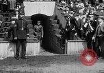 Immagine di Esercito Marina versus baseball a Anglo American Baseball League Londra Inghilterra Regno Unito, 1917, secondo 23 filmato di repertorio 65675072434