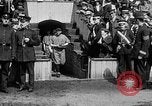 Immagine di Esercito Marina versus baseball a Anglo American Baseball League Londra Inghilterra Regno Unito, 1917, secondo 28 filmato di repertorio 65675072434