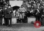 Immagine di Esercito Marina versus baseball a Anglo American Baseball League Londra Inghilterra Regno Unito, 1917, secondo 30 filmato di repertorio 65675072434