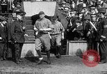 Immagine di Esercito Marina versus baseball a Anglo American Baseball League Londra Inghilterra Regno Unito, 1917, secondo 31 filmato di repertorio 65675072434