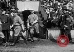 Immagine di Esercito Marina versus baseball a Anglo American Baseball League Londra Inghilterra Regno Unito, 1917, secondo 41 filmato di repertorio 65675072434