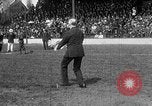 Immagine di Esercito Marina versus baseball a Anglo American Baseball League Londra Inghilterra Regno Unito, 1917, secondo 52 filmato di repertorio 65675072434