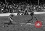 Immagine di Esercito Marina versus baseball a Anglo American Baseball League Londra Inghilterra Regno Unito, 1917, secondo 57 filmato di repertorio 65675072434