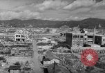 Immagine di edifici danneggiati dalla bomba atomica Hiroshima Giappone, 1946, secondo 9 filmato di repertorio 65675072451
