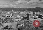 Immagine di edifici danneggiati dalla bomba atomica Hiroshima Giappone, 1946, secondo 11 filmato di repertorio 65675072451