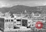 Immagine di edifici danneggiati dalla bomba atomica Hiroshima Giappone, 1946, secondo 23 filmato di repertorio 65675072451