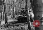 Standbild M36 Tank Destroyer Lubbecke Deutschland, 1945, aus Sekunde 28 historischem Filmmaterial Videoclip 65675072468