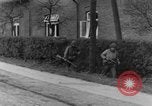 Standbild 334 Infanterie Regiment suchen für Scharfschützen in Deutschland Deutschland, 1945, aus Sekunde 6 historischem Filmmaterial Videoclip 65675072469