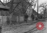 Standbild 334 Infanterie Regiment suchen für Scharfschützen in Deutschland Deutschland, 1945, aus Sekunde 26 historischem Filmmaterial Videoclip 65675072469