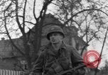 Standbild 334 Infanterie Regiment suchen für Scharfschützen in Deutschland Deutschland, 1945, aus Sekunde 32 historischem Filmmaterial Videoclip 65675072469