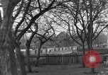 Standbild 334 Infanterie Regiment suchen für Scharfschützen in Deutschland Deutschland, 1945, aus Sekunde 35 historischem Filmmaterial Videoclip 65675072469