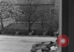 Standbild 334 Infanterie Regiment suchen für Scharfschützen in Deutschland Deutschland, 1945, aus Sekunde 45 historischem Filmmaterial Videoclip 65675072469